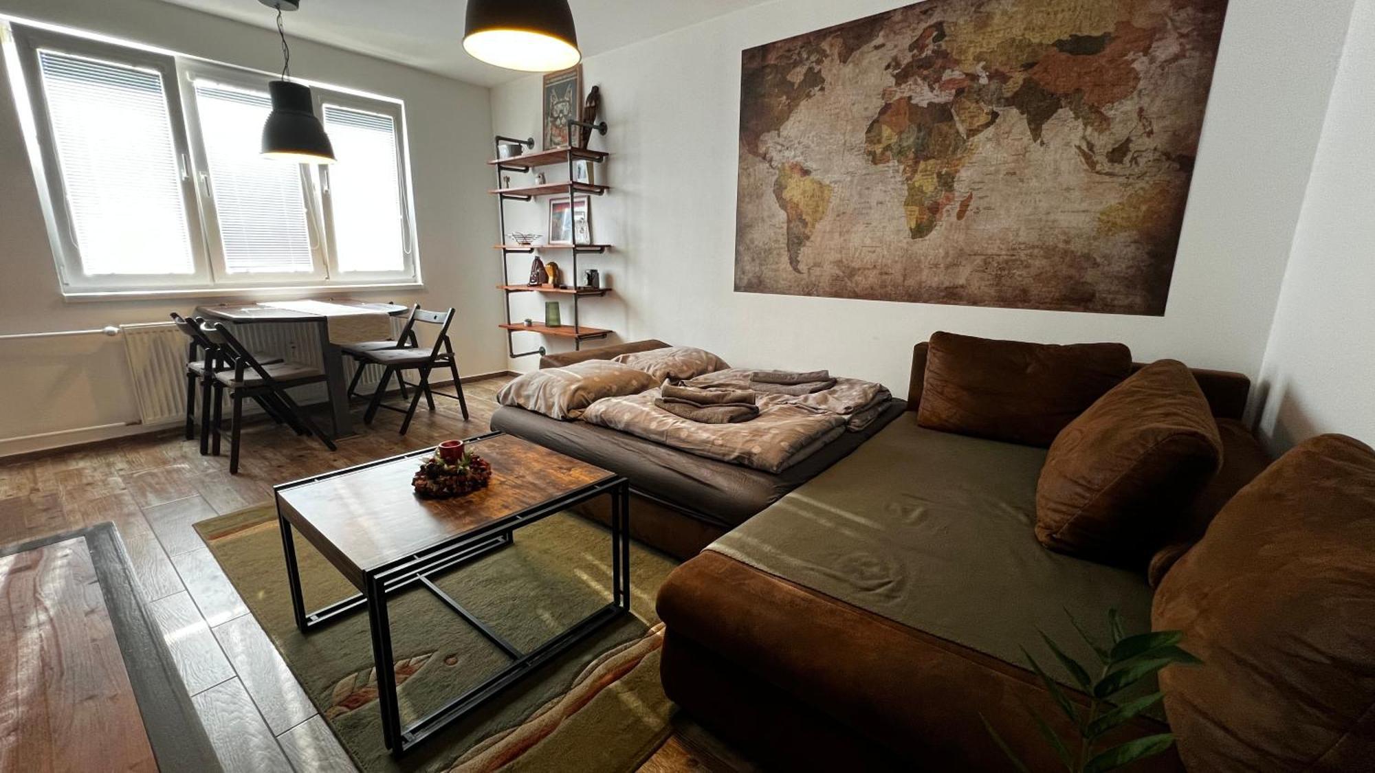Industrial Apartment I 24Hr Self Check-In I Free Parking & Coffee Banská Bystrica Exterior foto